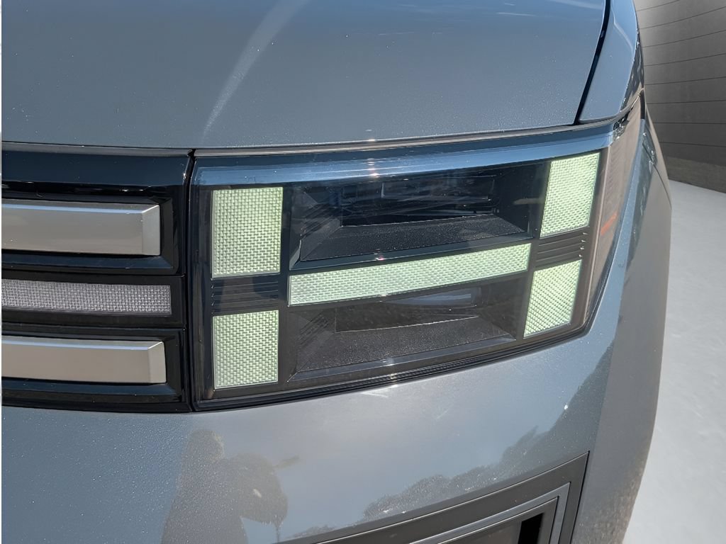 Used 2025 Hyundai Santa Fe SEL FWD image 12