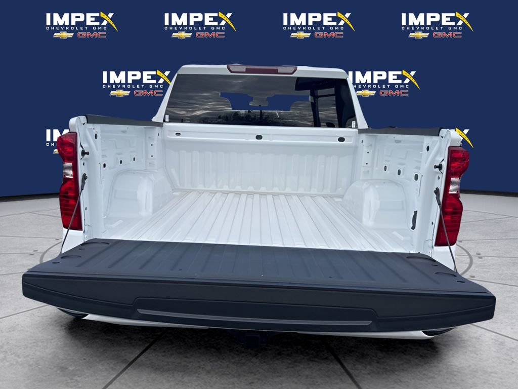 Used 2025 Chevrolet Silverado 1500 Custom w/ Turbomax Blackout Package AWD/4WD image 9