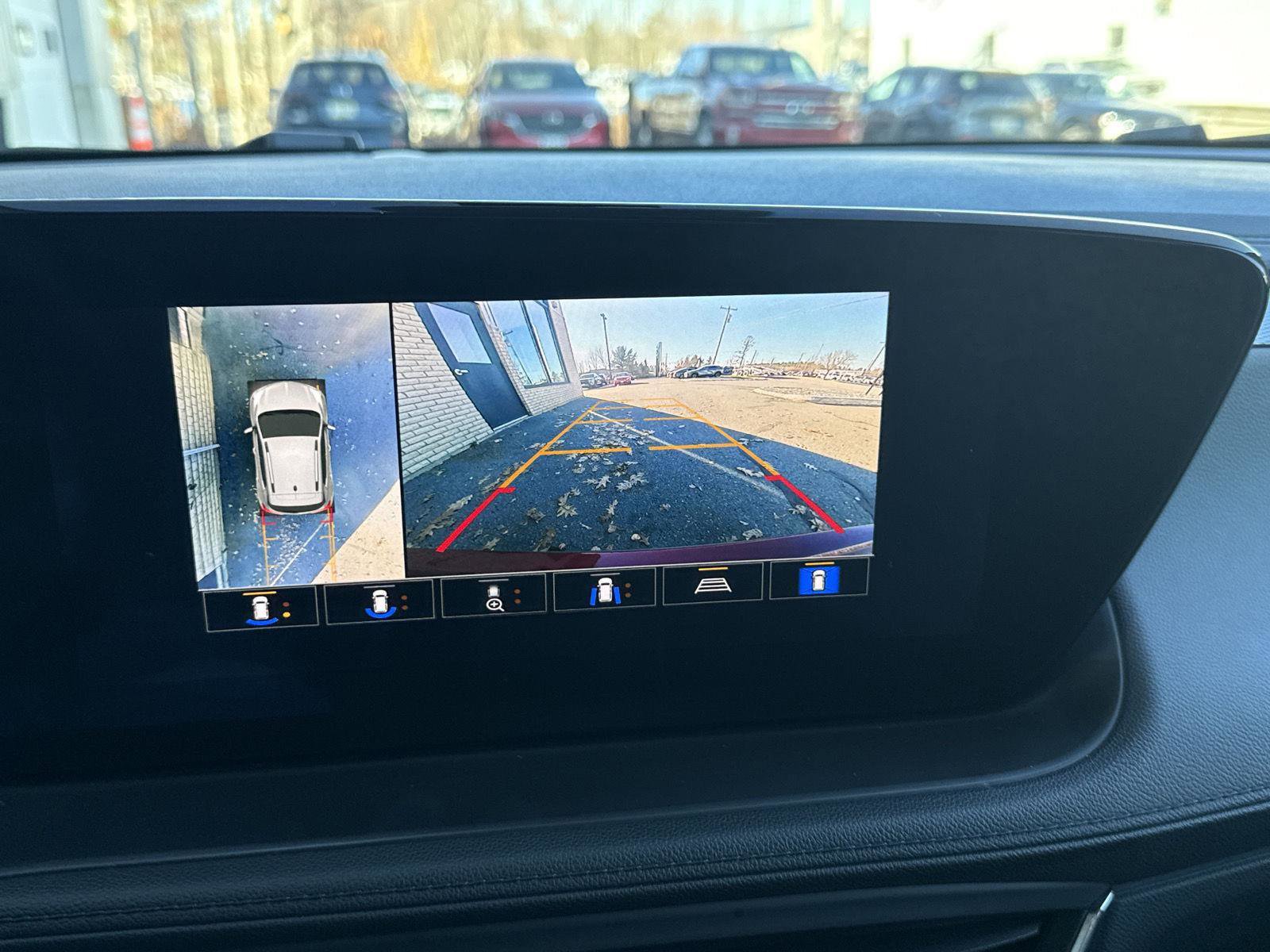 Used 2025 Buick Encore GX Avenir w/ Avenir Technology Package image 22