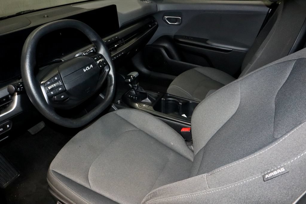Used 2025 Kia K4 FWD image 22
