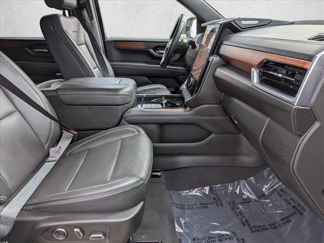 Used 2025 GMC Yukon XL Denali image 24