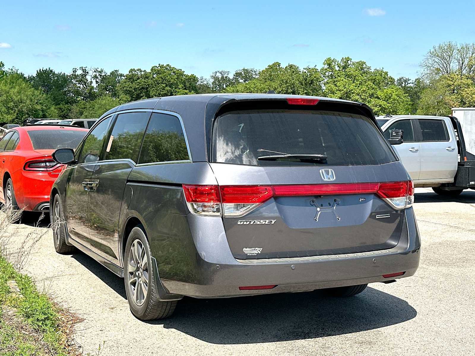 Used 2016 Honda Odyssey Touring Elite image 3