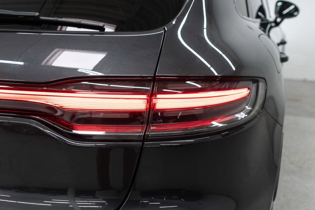 Used 2023 Porsche Macan Turbo image 45