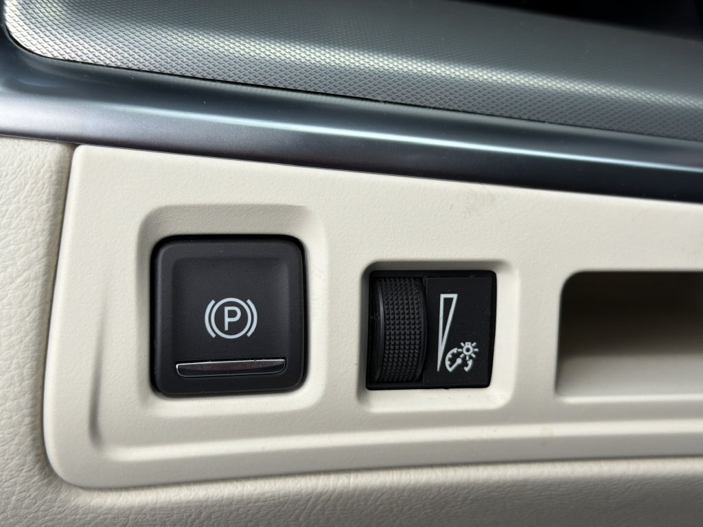 Certified 2025 Cadillac XT5 Premium Luxury FWD image 31