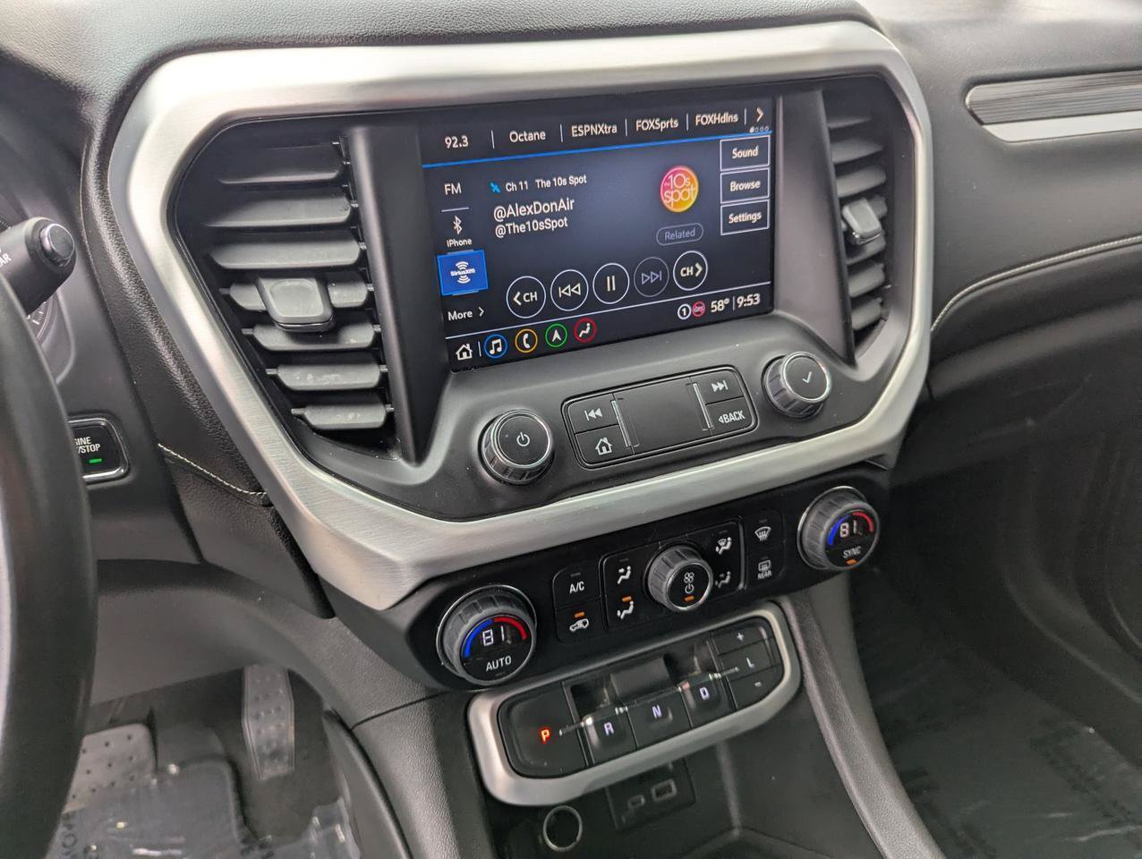 Used 2023 GMC Acadia SLT AWD/4WD image 18