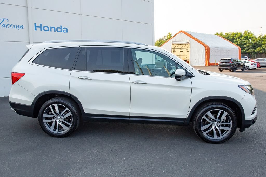 Certified 2017 Honda Pilot Touring image 16