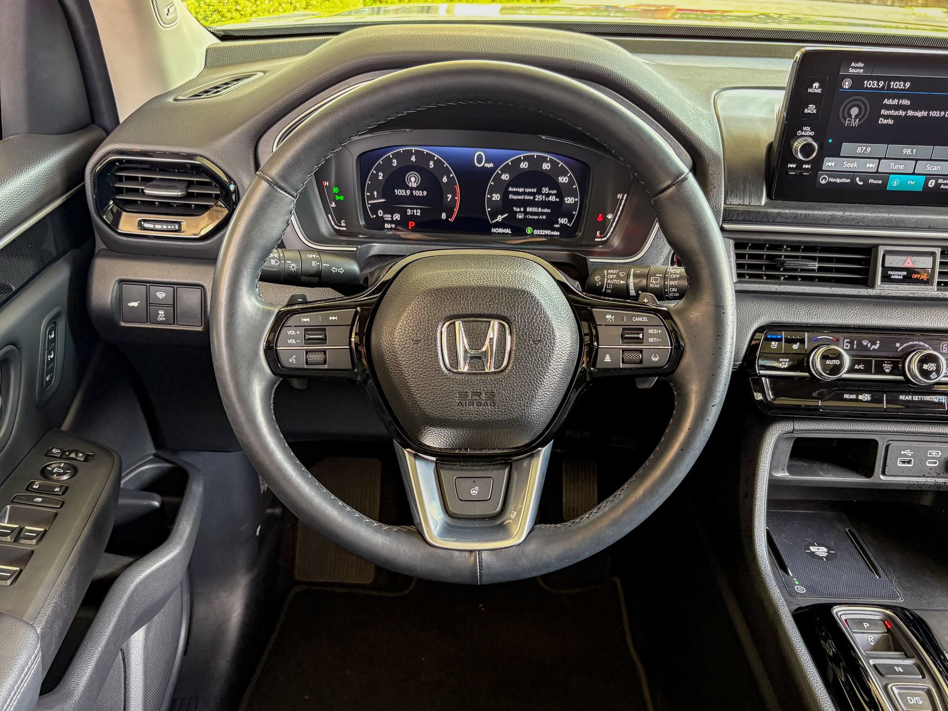 Used 2025 Honda Pilot Elite image 18