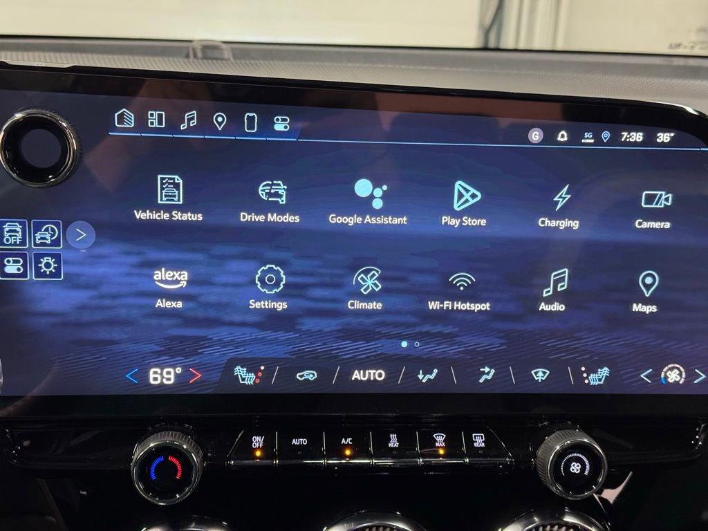 New 2025 Chevrolet Blazer EV LT image 30