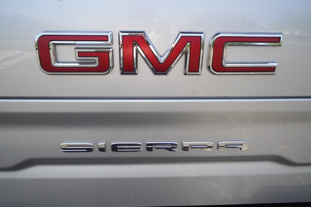 Used 2022 GMC Sierra 1500 SLT w/ SLT Premium Plus Package AWD/4WD image 40