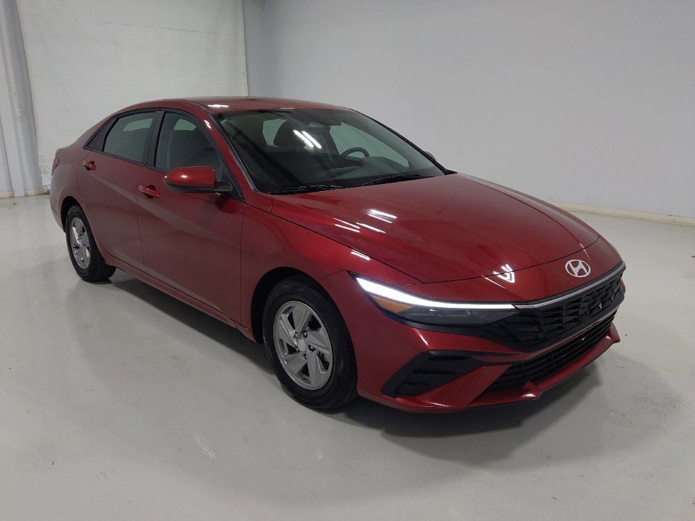 Used 2025 Hyundai Elantra SE FWD image 13