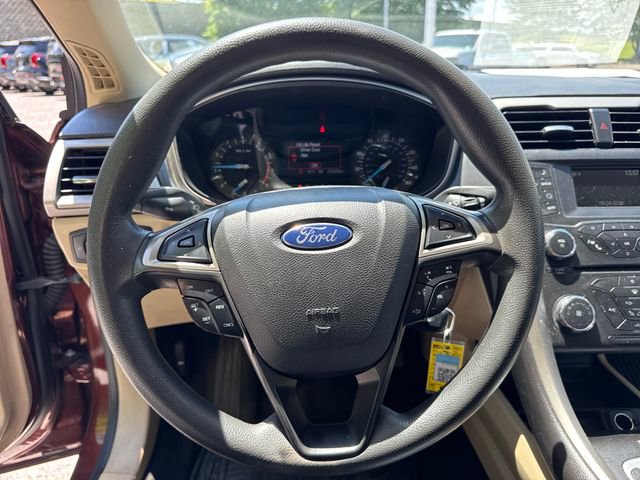 Used 2016 Ford Fusion SE FWD image 18