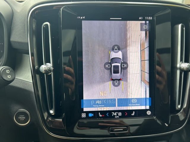 Certified 2025 Volvo XC40 B5 Plus AWD/4WD image 24