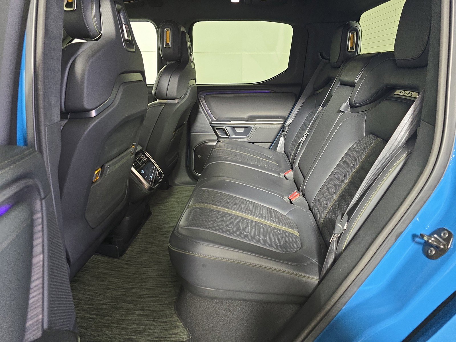 Used 2023 Rivian R1T Adventure image 21