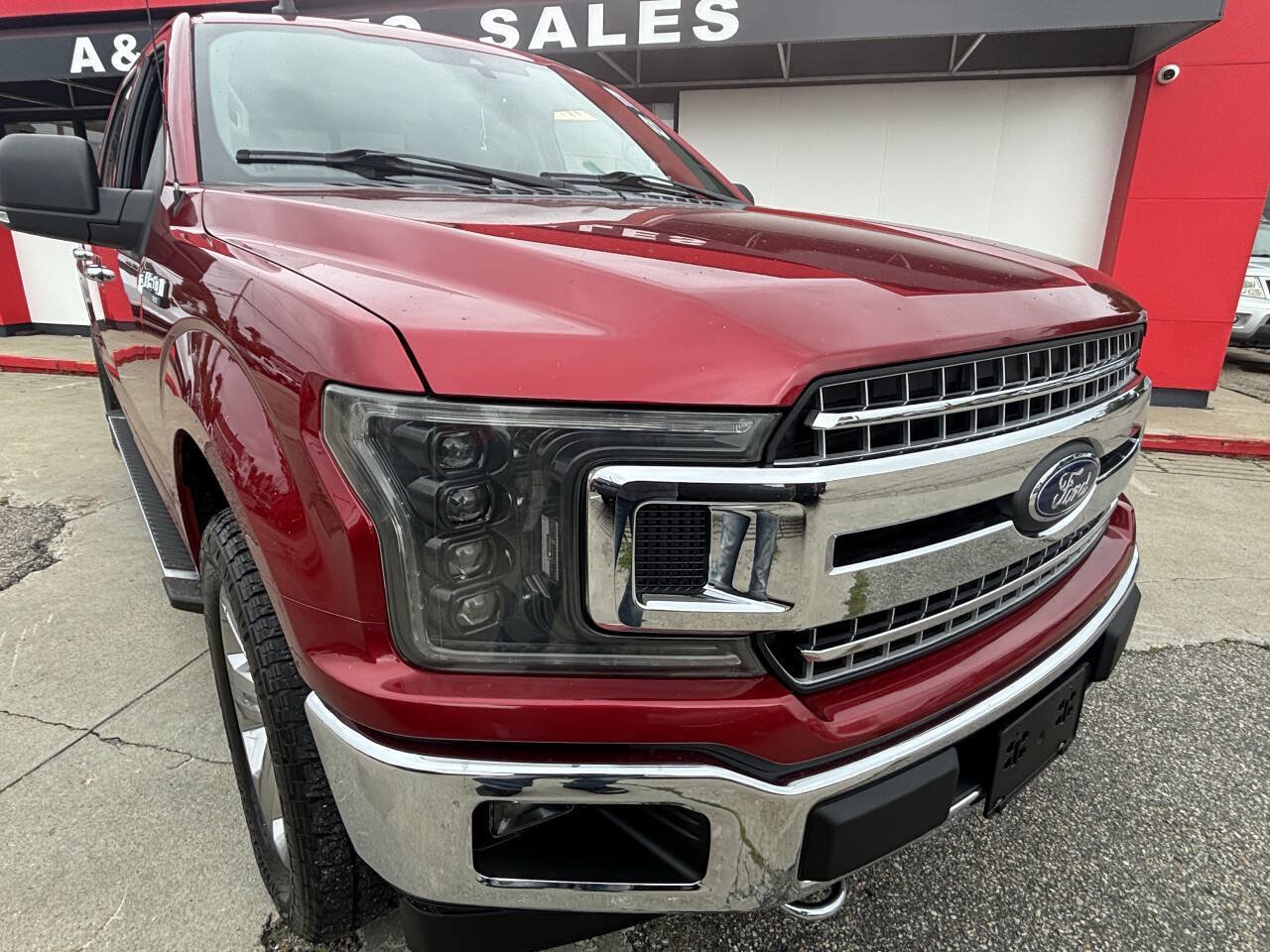 Used 2019 Ford F150 XLT w/ Equipment Group 302A Luxury AWD/4WD image 5