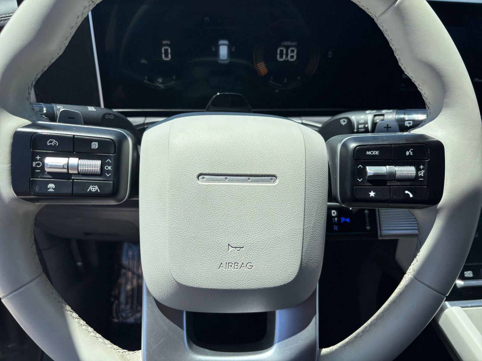 Used 2025 Hyundai Santa Fe SEL FWD image 28