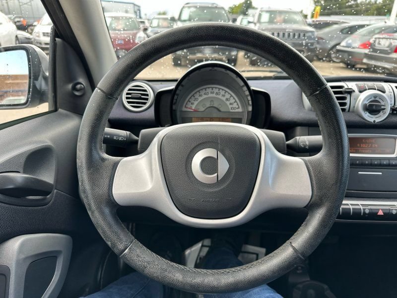 Used 2012 smart fortwo pure RWD image 16