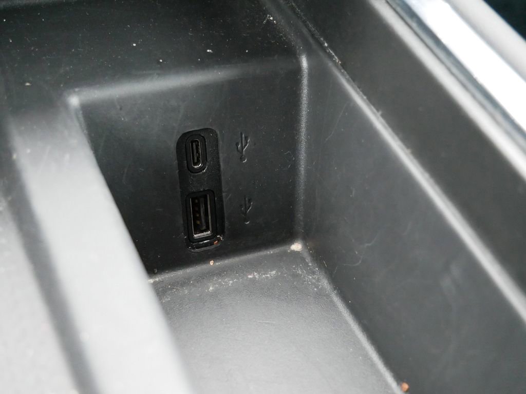 Used 2025 GMC Acadia Elevation w/ Elevation Premium Package image 21