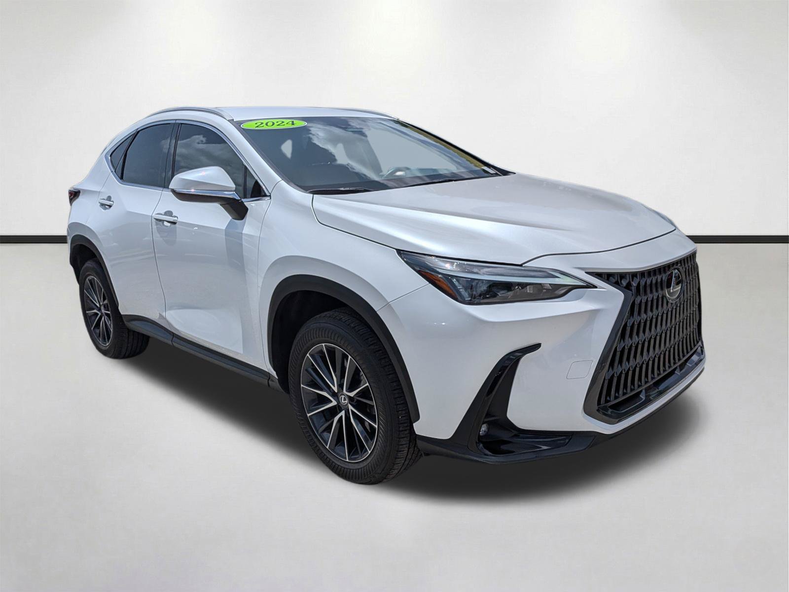Used 2024 Lexus NX 250 FWD w/ Towing Package (2000 Lbs) image 2