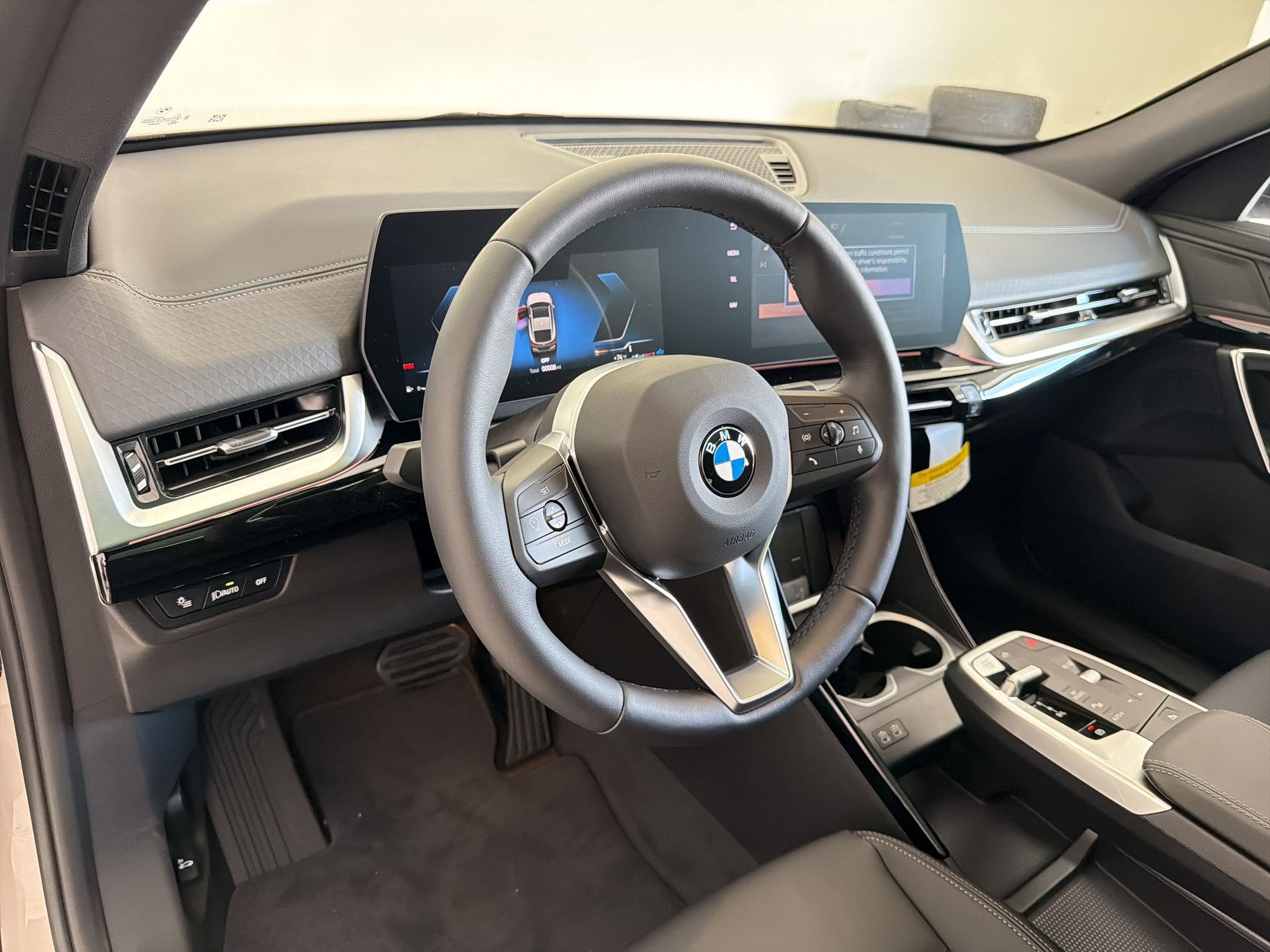 New 2026 BMW X2 xDrive28i AWD/4WD image 4