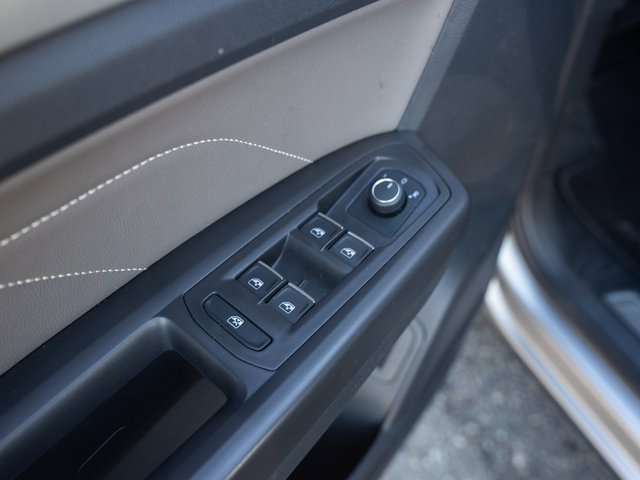 Certified 2022 Volkswagen Atlas SE image 16