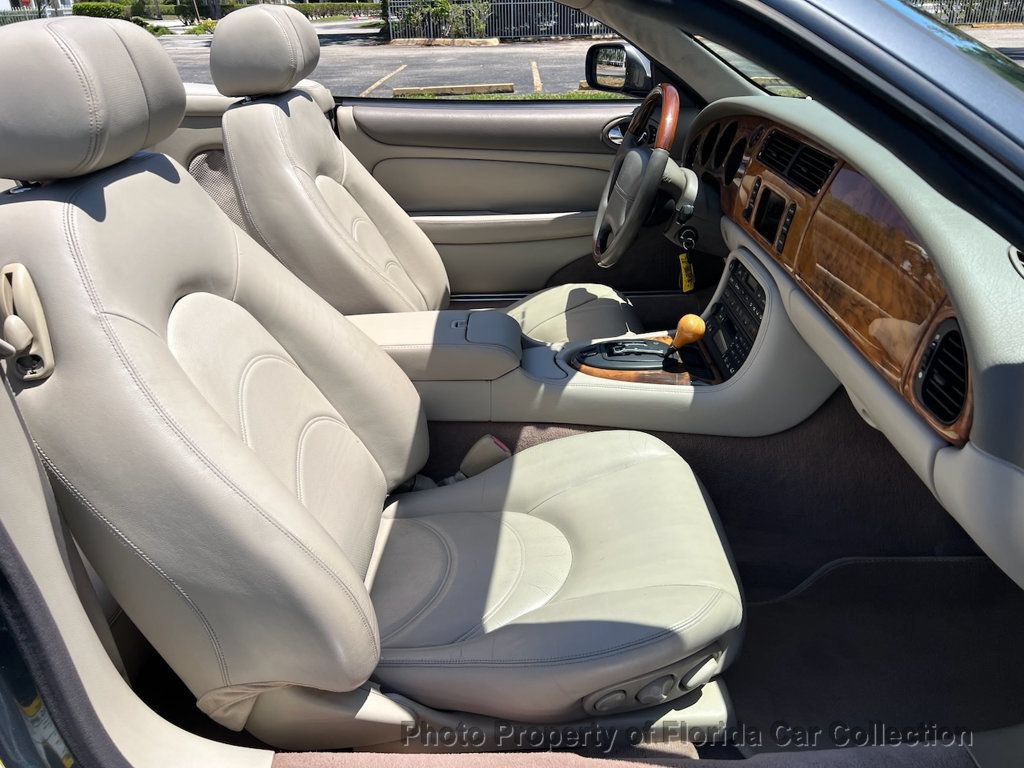 Used 2001 Jaguar XKR Convertible RWD image 42