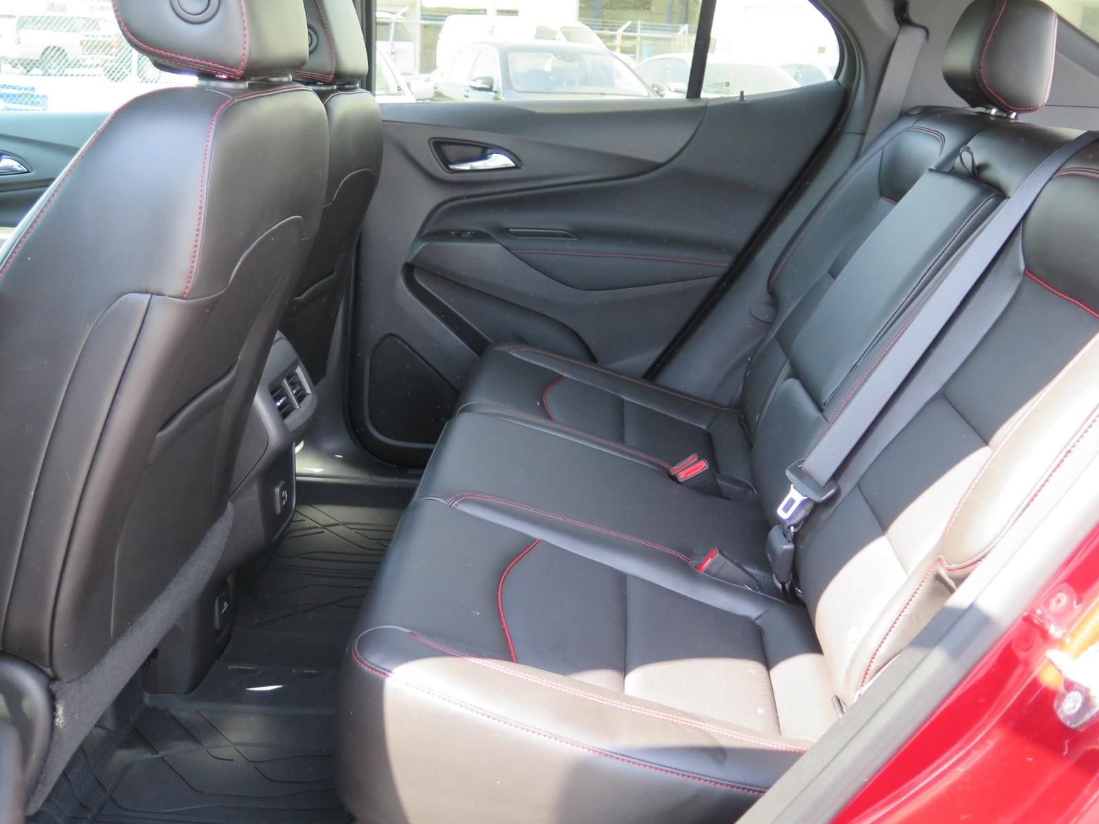 Used 2022 Chevrolet Equinox RS w/ RS Leather Package image 16