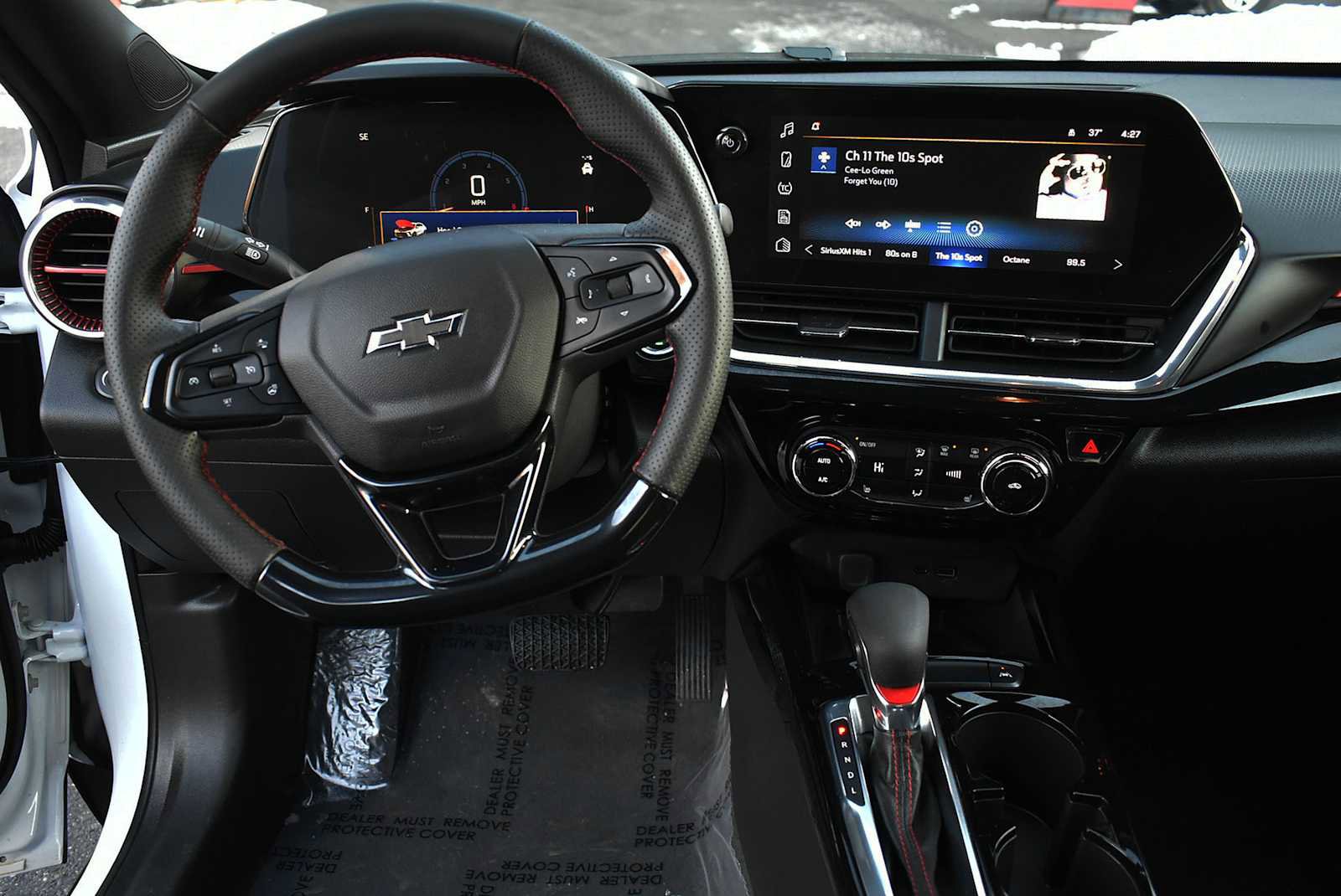 Used 2025 Chevrolet Trax RS w/ Sunroof Package image 15