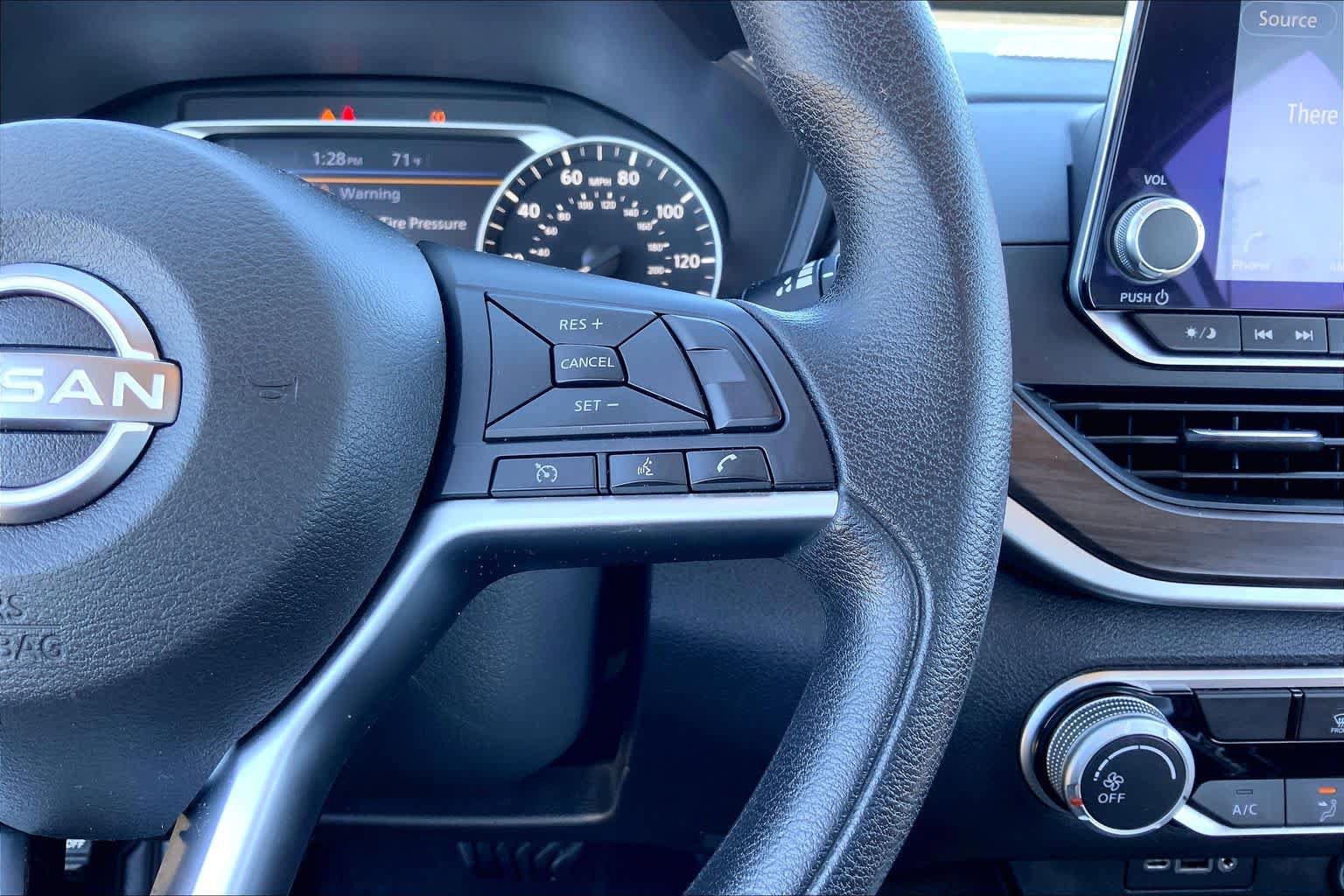 Used 2024 Nissan Altima 2.5 SV image 24
