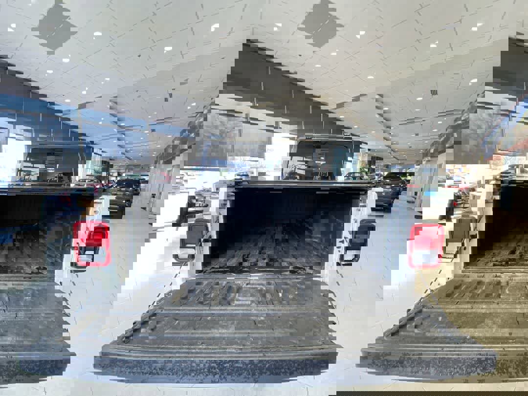 Used 2023 Jeep Gladiator Mojave w/ Cold Weather Group AWD/4WD image 25