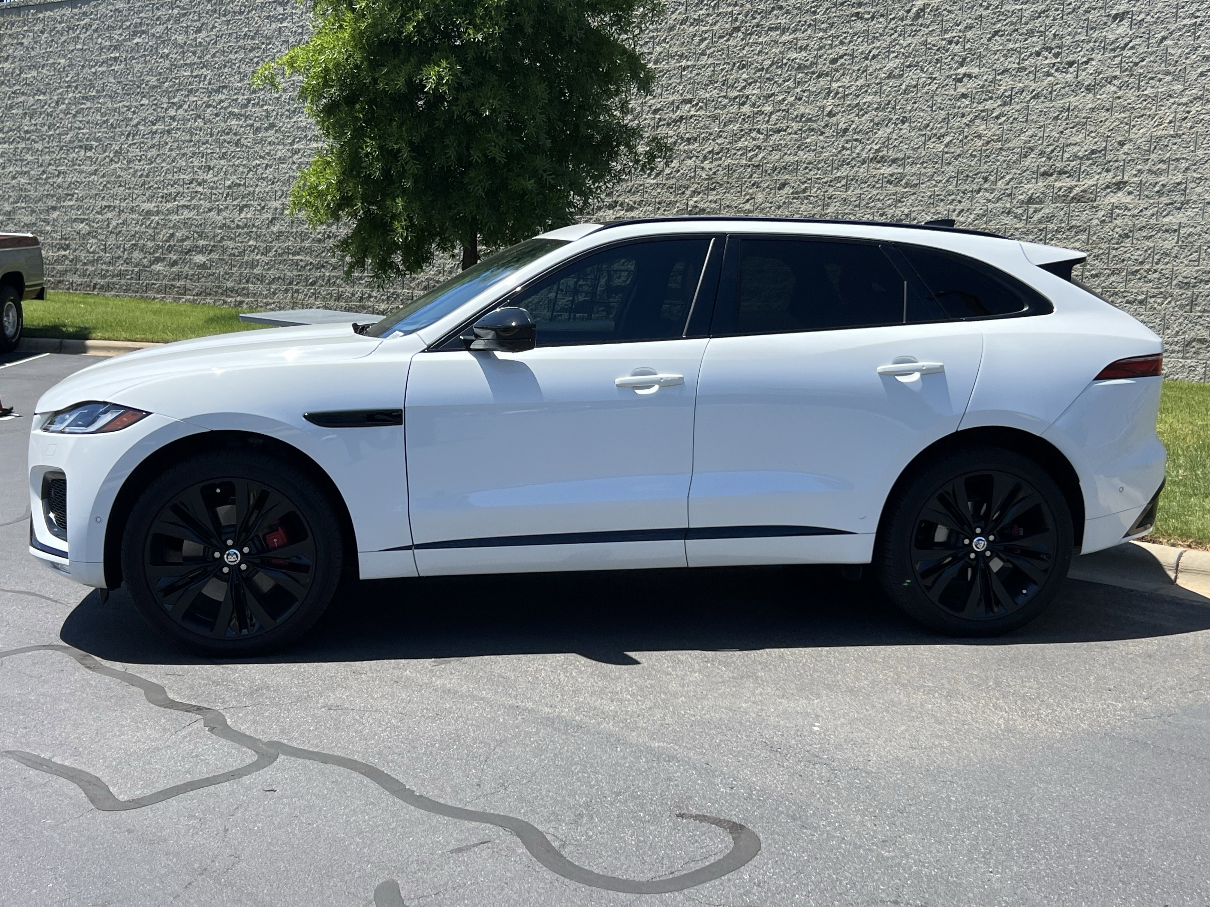 Used 2026 Jaguar F-PACE R-Dynamic S AWD/4WD image 4