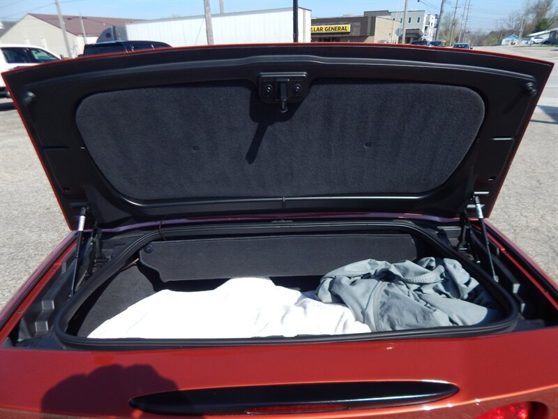 Used 2005 Chevrolet Corvette Convertible w/ Preferred Equipment Group RWD image 31