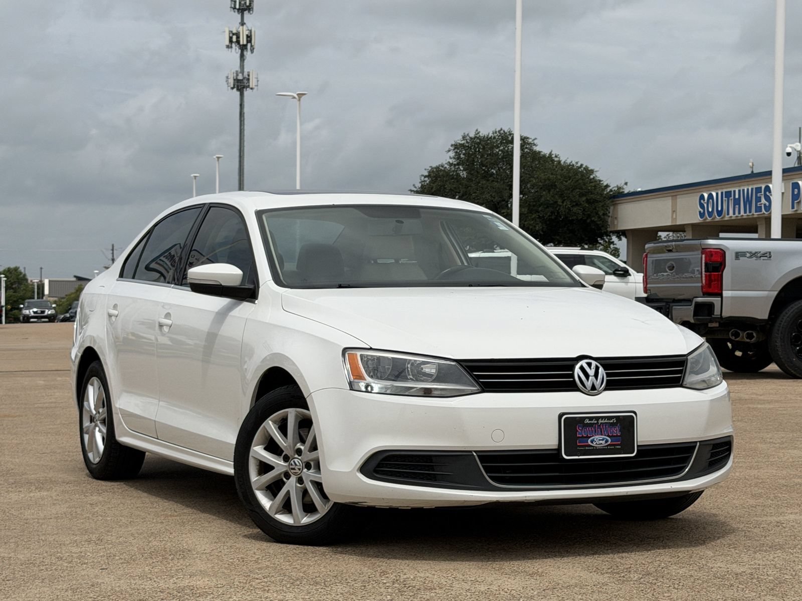 Used 2013 Volkswagen Jetta SE FWD video 2