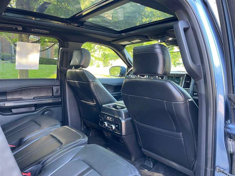 Used 2018 Ford Expedition Limited w/ Equipment Group 302A AWD/4WD image 89