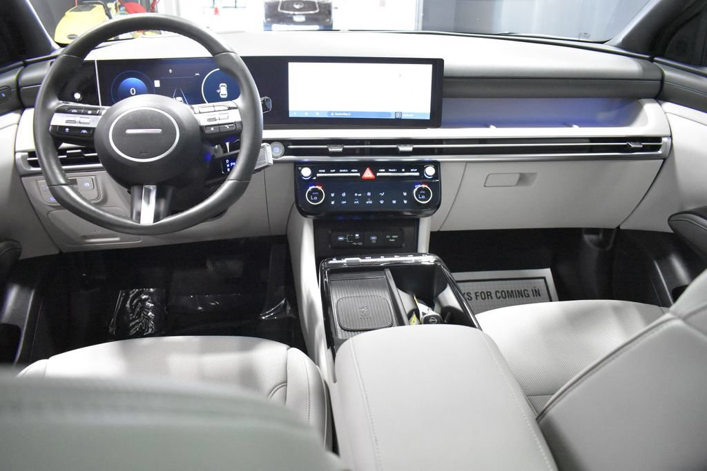 Used 2025 Hyundai Tucson Limited AWD/4WD image 13