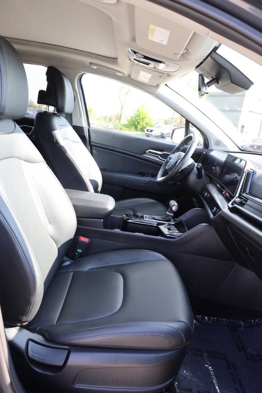 Used 2025 Kia Sportage EX w/ Premium Package FWD image 15