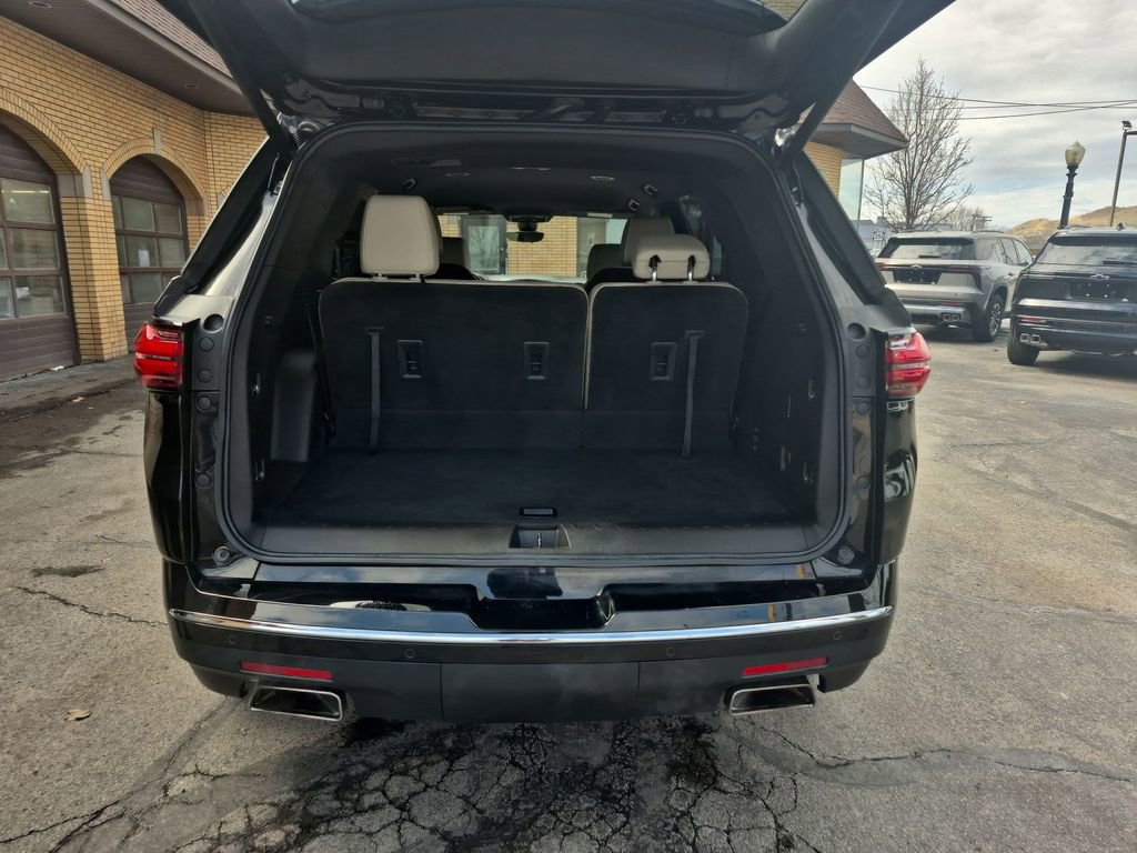 Used 2022 Chevrolet Traverse Premier w/ LPO, Floor Liner Package image 31