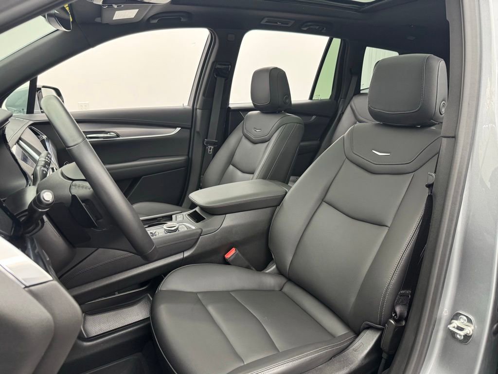 Used 2025 Cadillac XT6 Luxury w/ LPO, Floor Liner Package image 22