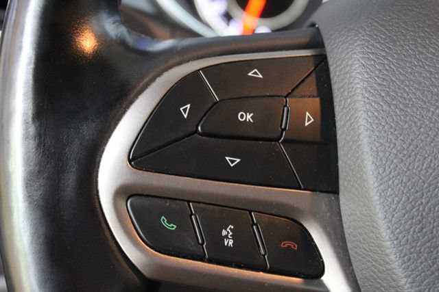 Used 2021 Jeep Cherokee High Altitude AWD/4WD image 16