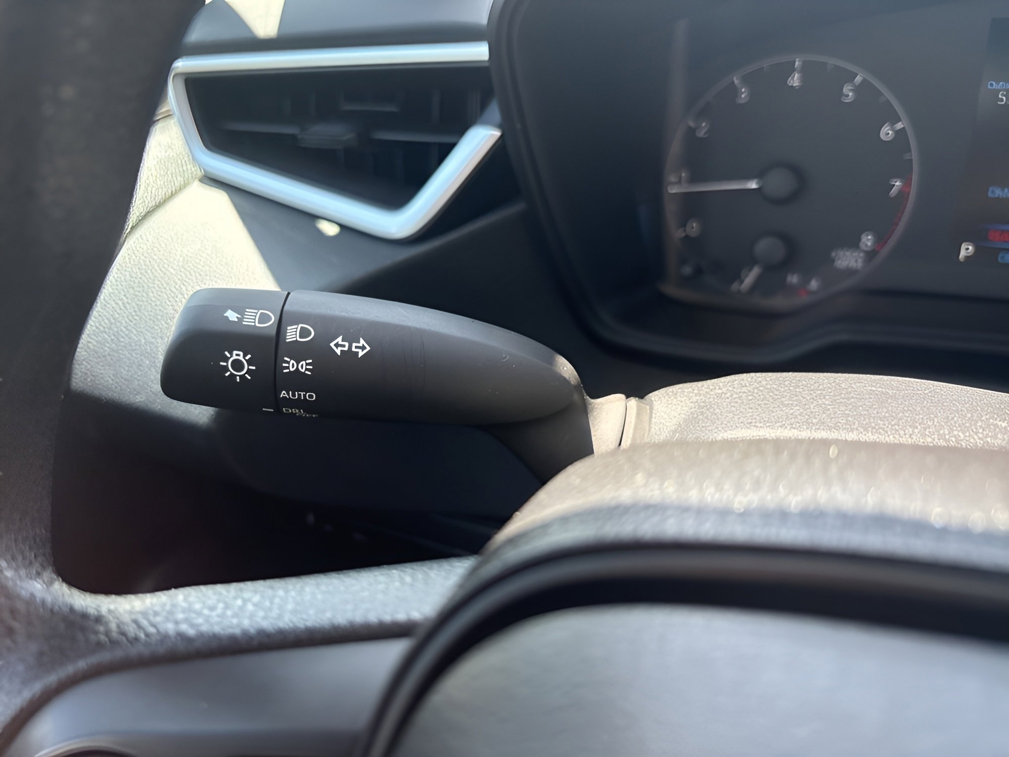 Used 2024 Toyota Corolla LE FWD image 50