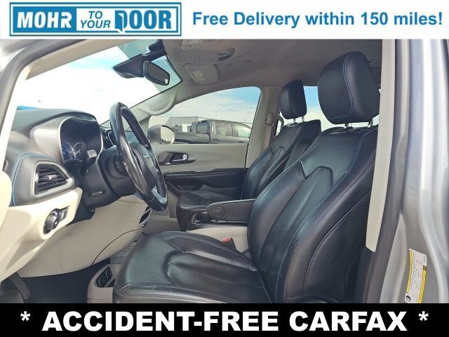 Used 2021 Chrysler Pacifica Touring-L image 25