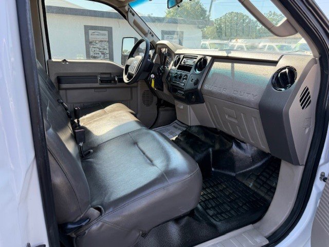 Used 2009 Ford F550 2WD Regular Cab Super Duty image 20