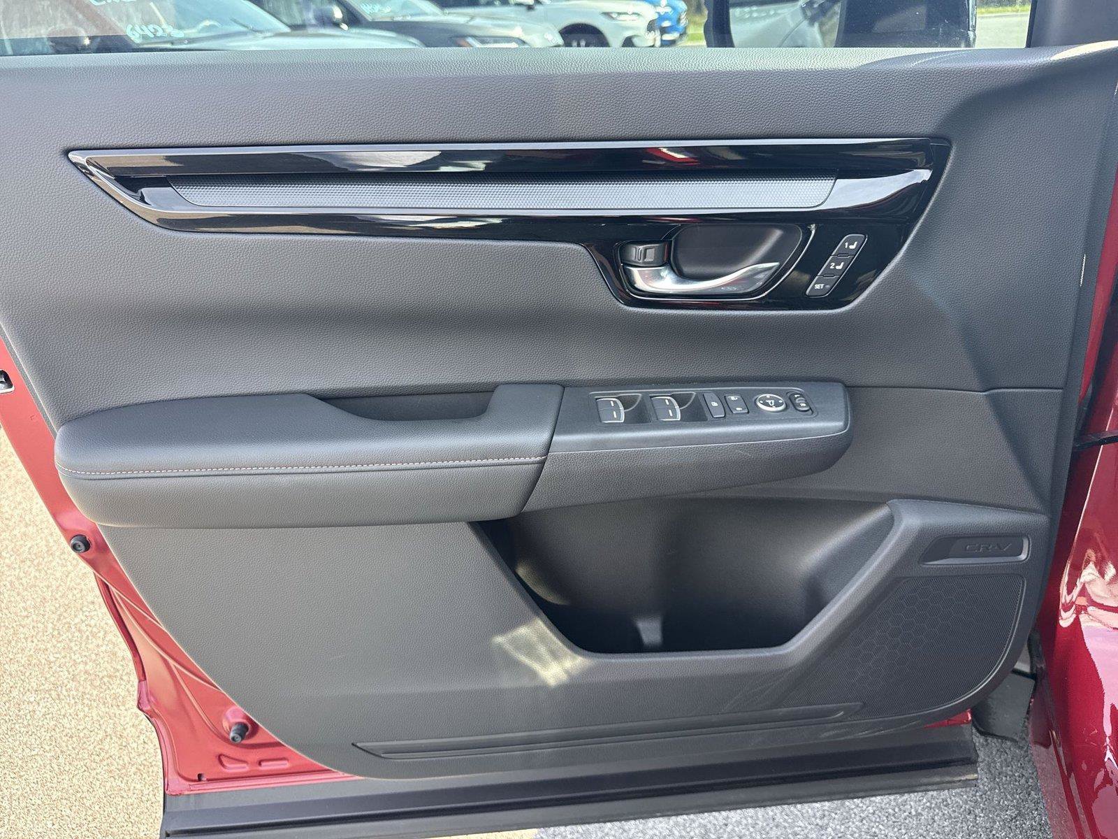Certified 2025 Honda CR-V Sport Touring image 18