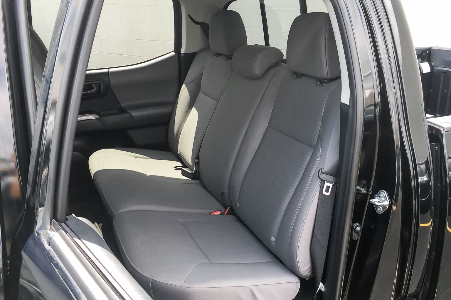 Used 2016 Toyota Tacoma SR5 RWD image 15