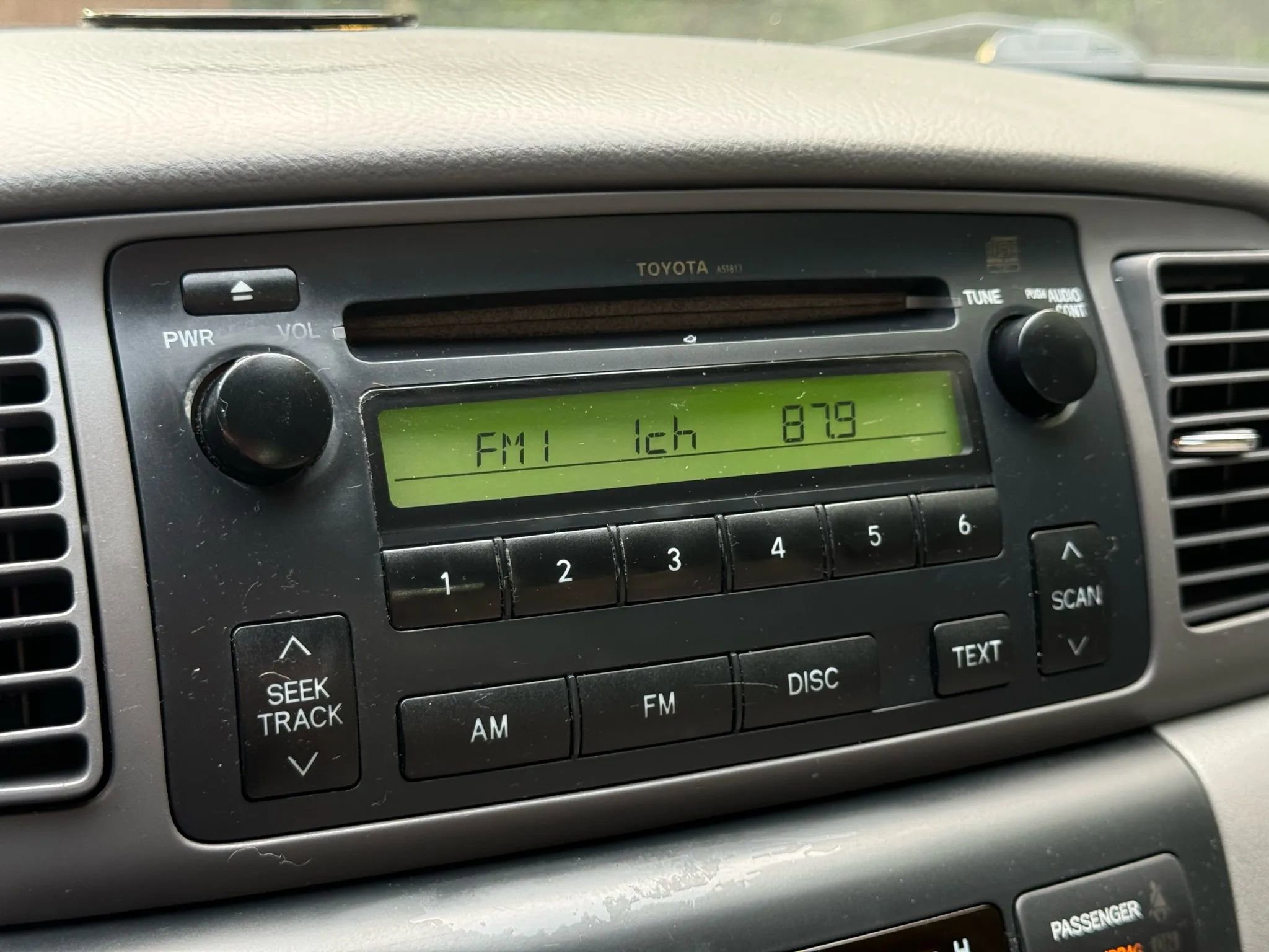 Used 2005 Toyota Corolla LE image 28