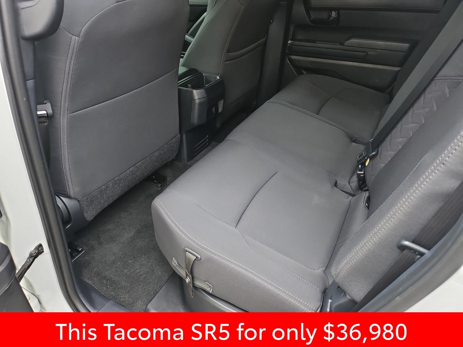 Used 2024 Toyota Tacoma SR5 AWD/4WD image 33
