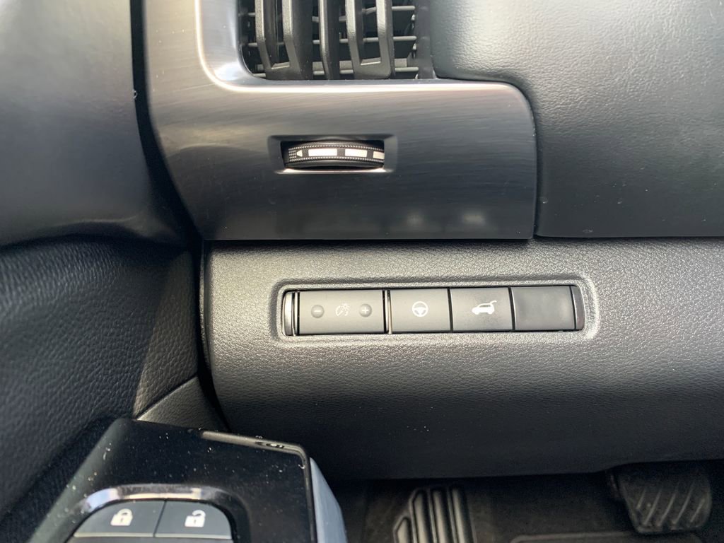 Used 2023 Nissan Pathfinder SL FWD image 22