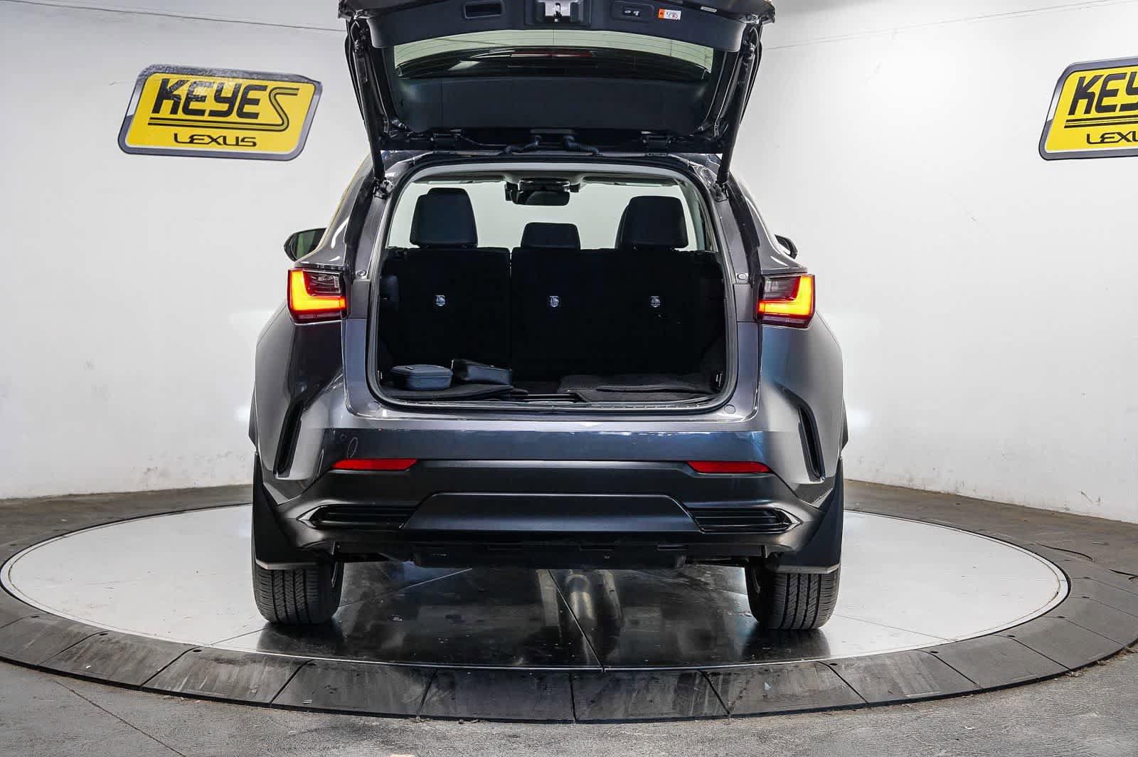 Used 2025 Lexus NX 250 FWD w/ Accessory Package (2T) image 27
