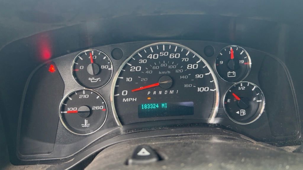 Used 2018 Chevrolet Express 3500 Extended w/ Driver Convenience Package RWD image 25