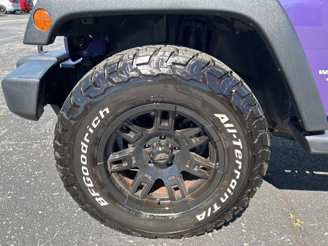 Used 2018 Jeep Wrangler Unlimited Sport w/ Connectivity Group AWD/4WD image 17