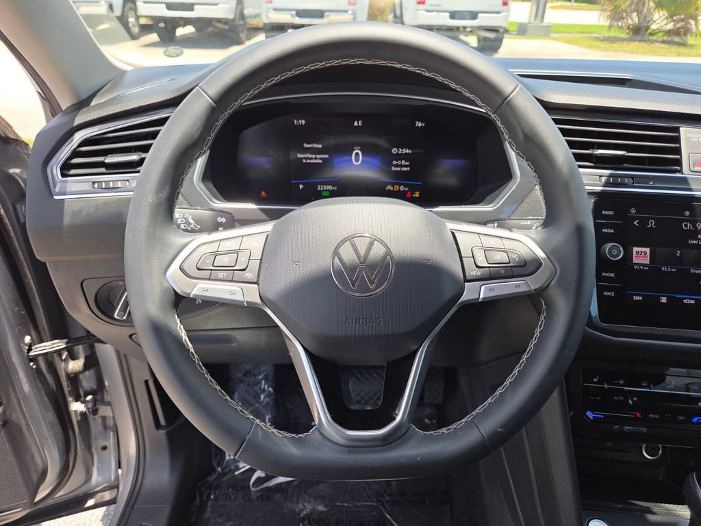 Used 2023 Volkswagen Tiguan SE FWD image 34